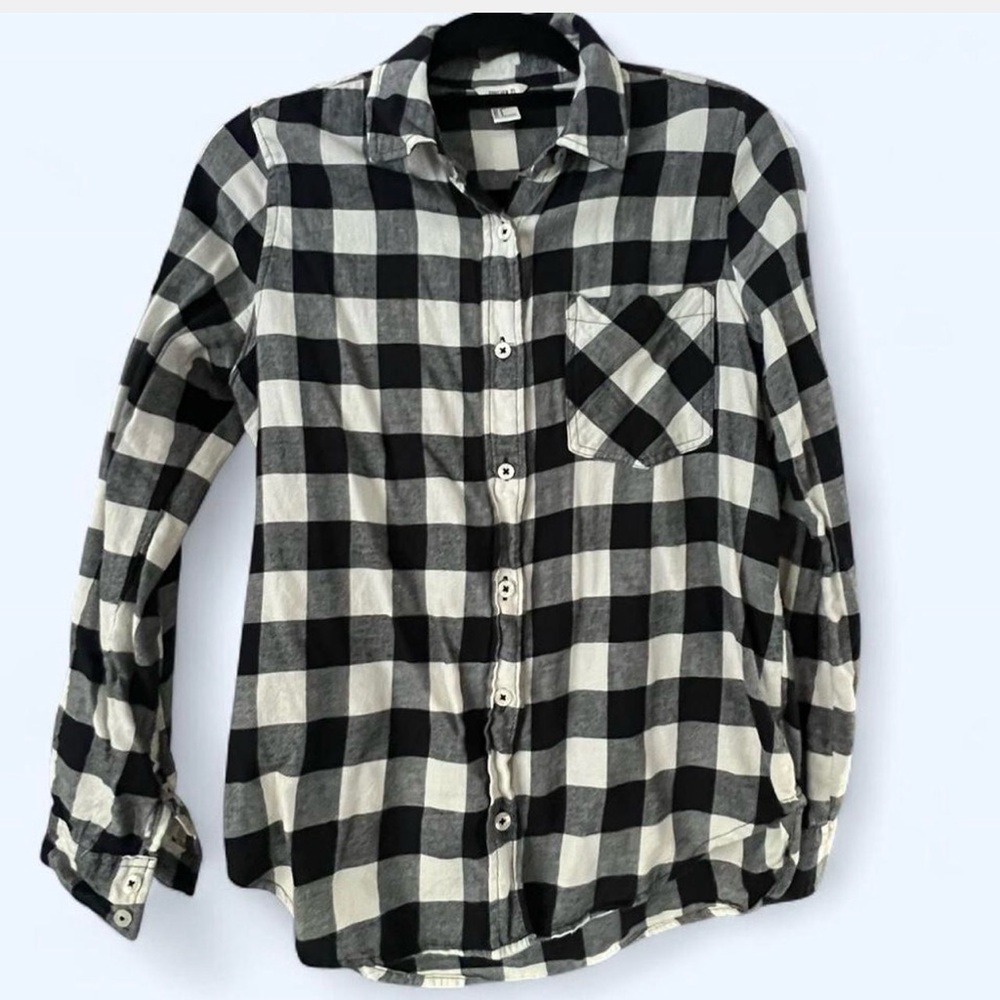 Forever 21 Black and White Plaid Button Down Shirt